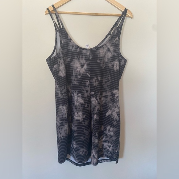 Like tech strip flowers strappy sleeveless dress - Picture 3 of 5